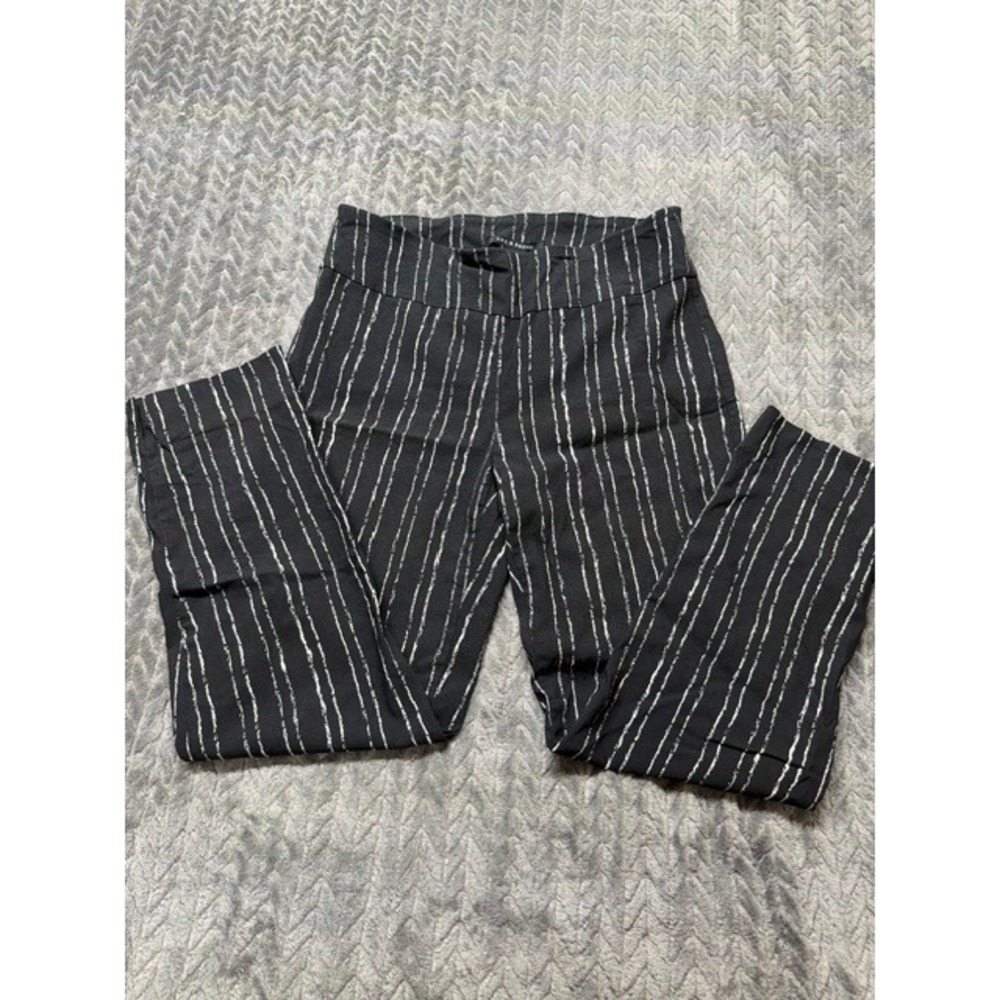 Zac & Rachel Black White Pinstripe Pull On Ankle Pants Size 10 Slim Leg 0656
